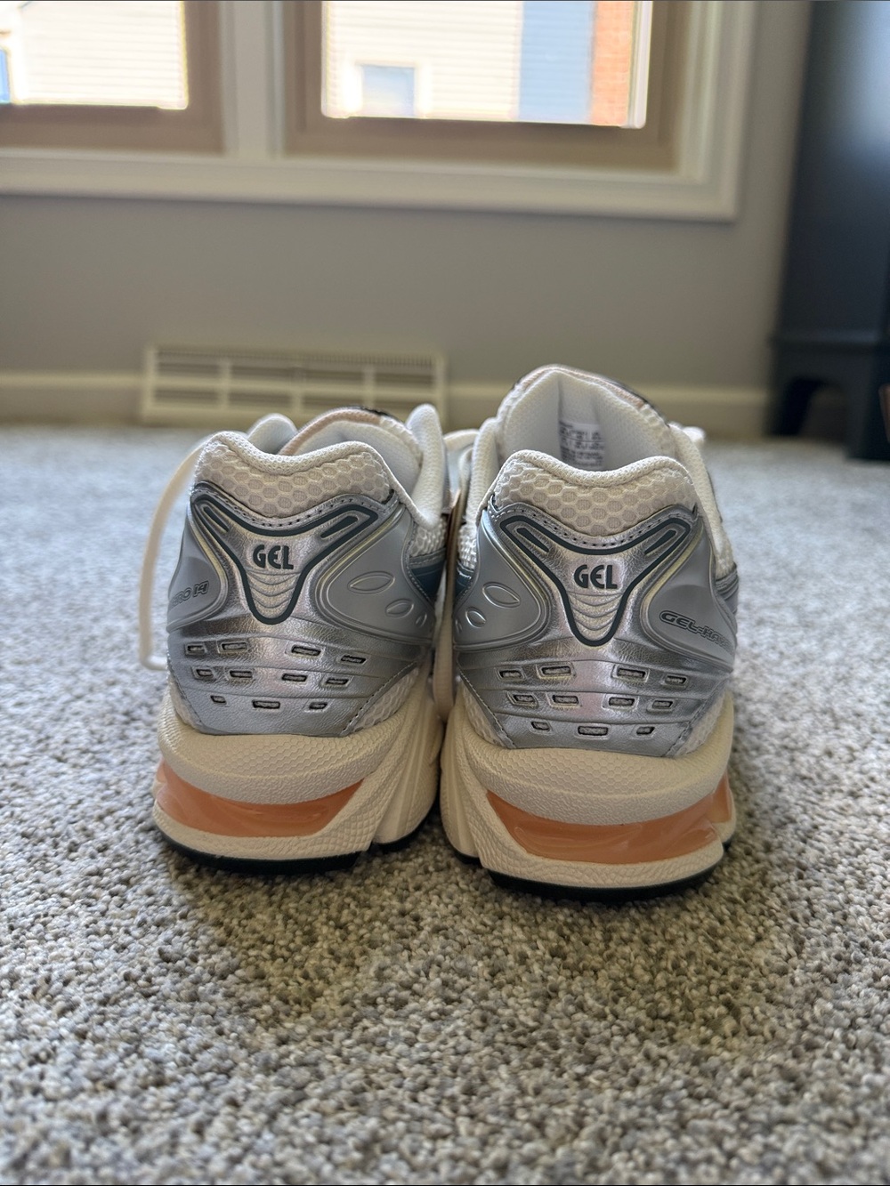 NWT Asics Women's Silver, Cream Pink Running Sneakers GEL-KAYANO 14 Women 10 - Picture 7 of 12